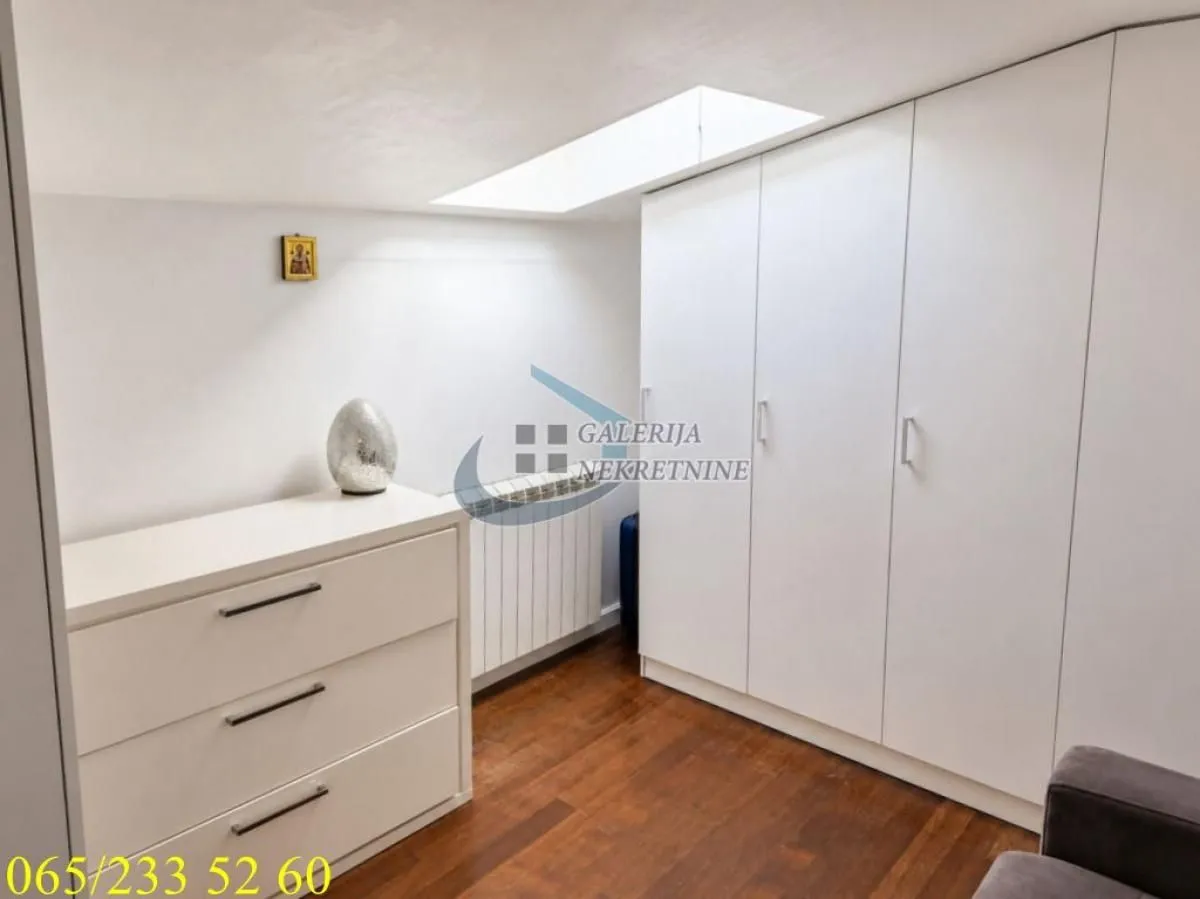 Prodaja, četvorosoban stan, 105m², Vojvode Vlahovica, Beograd
