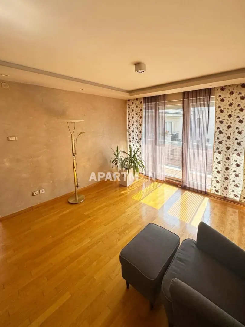 Rent, three bedroom apartment, 113m², Vračar Hram, Vračar Sve Podlokacije