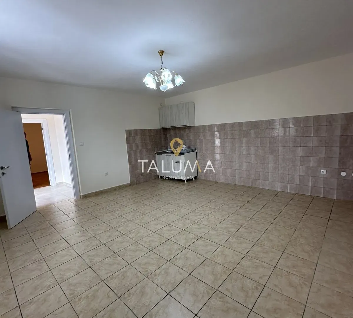 Izdavanje, jednosoban stan, 60m², Tološi, Podgorica