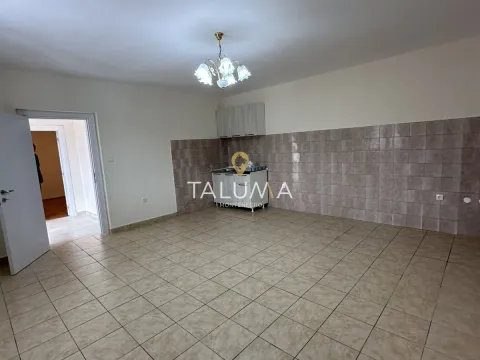 Izdavanje, jednosoban stan, 60m², Tološi, Podgorica - image 2