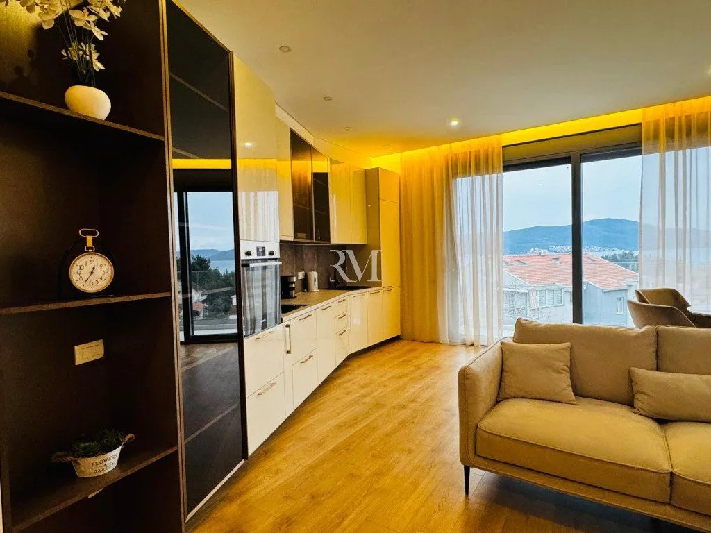 Prodaja, dvosoban stan, 76m², Tivat, Crna Gora