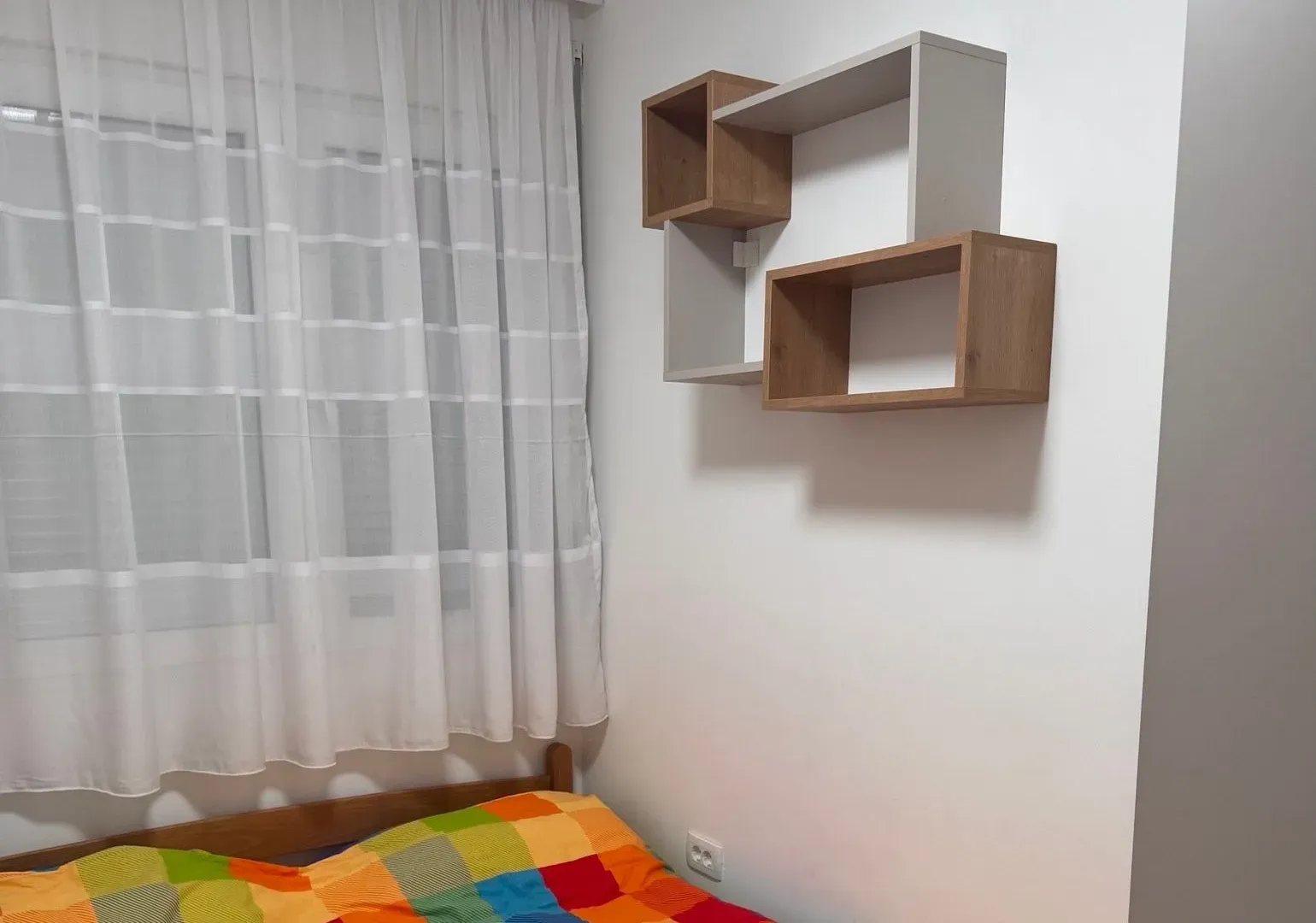 Izdavanje, jednosoban stan, 40m², Pejton, Podgorica