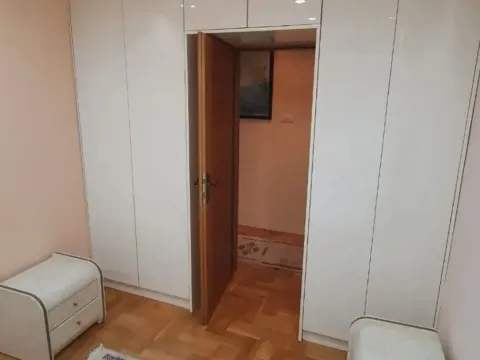 Rent, one bedroom apartment, 65m², Blok 6, Podgorica - image 6