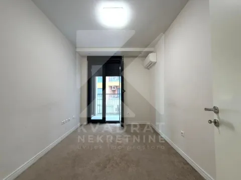 Rent, two bedroom apartment, 80m², Kruševac, Podgorica - image 9
