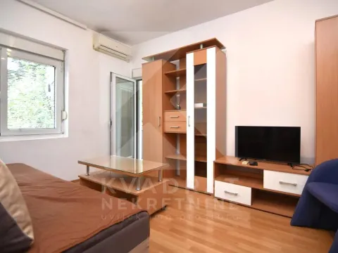 Rent, one bedroom apartment, 45m², Preko Morače, Podgorica - image 1