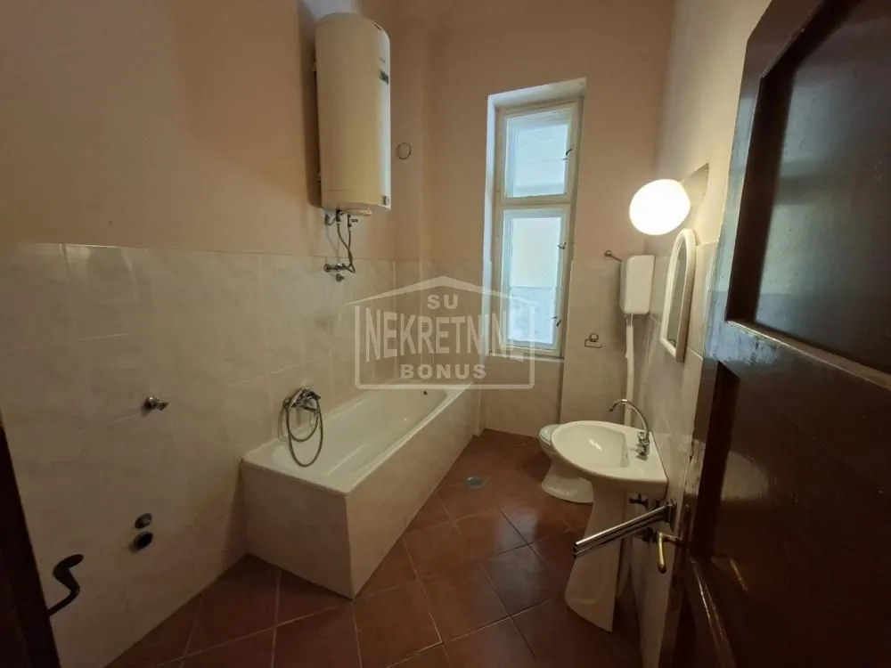 Prodaja, jednosoban stan, 45m², Kertvaroš, Subotica
