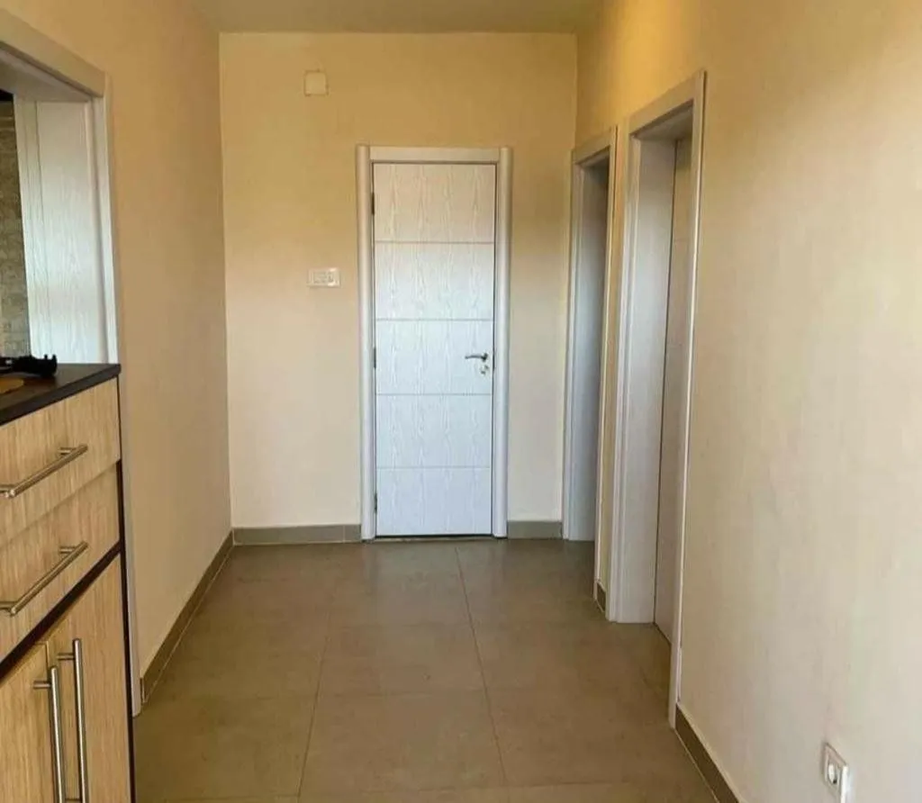 Izdavanje, kuća, 130m², Malo Brdo, Podgorica
