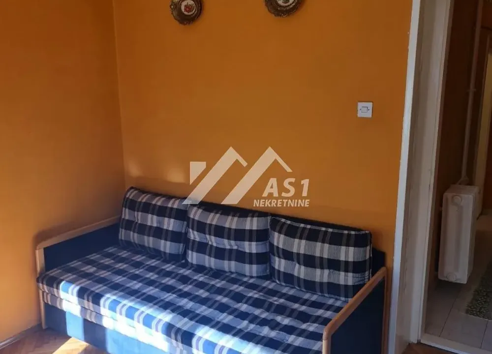Izdavanje, jednosoban stan, 26m², Centar, Novi Sad