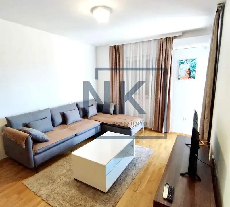 Izdavanje, dvosoban stan, 71m², Stari Aerodrom, Podgorica