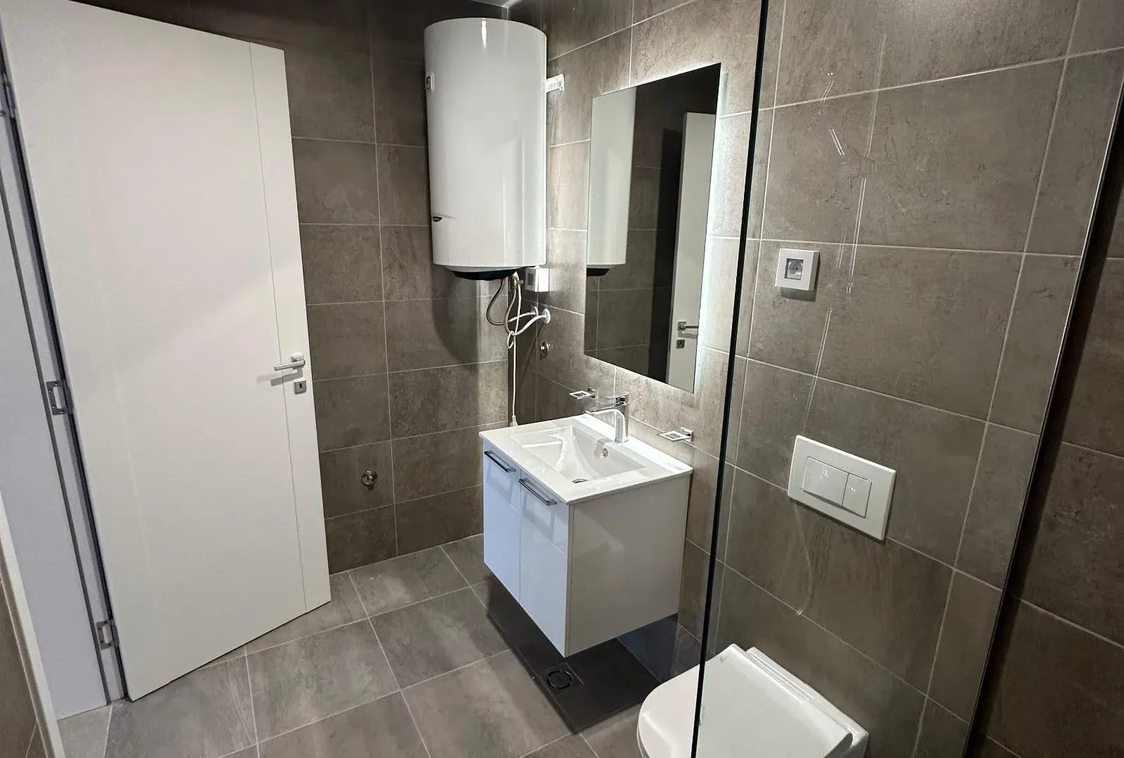 Prodaja, trosoban stan, 104m², Stari Aerodrom, Podgorica