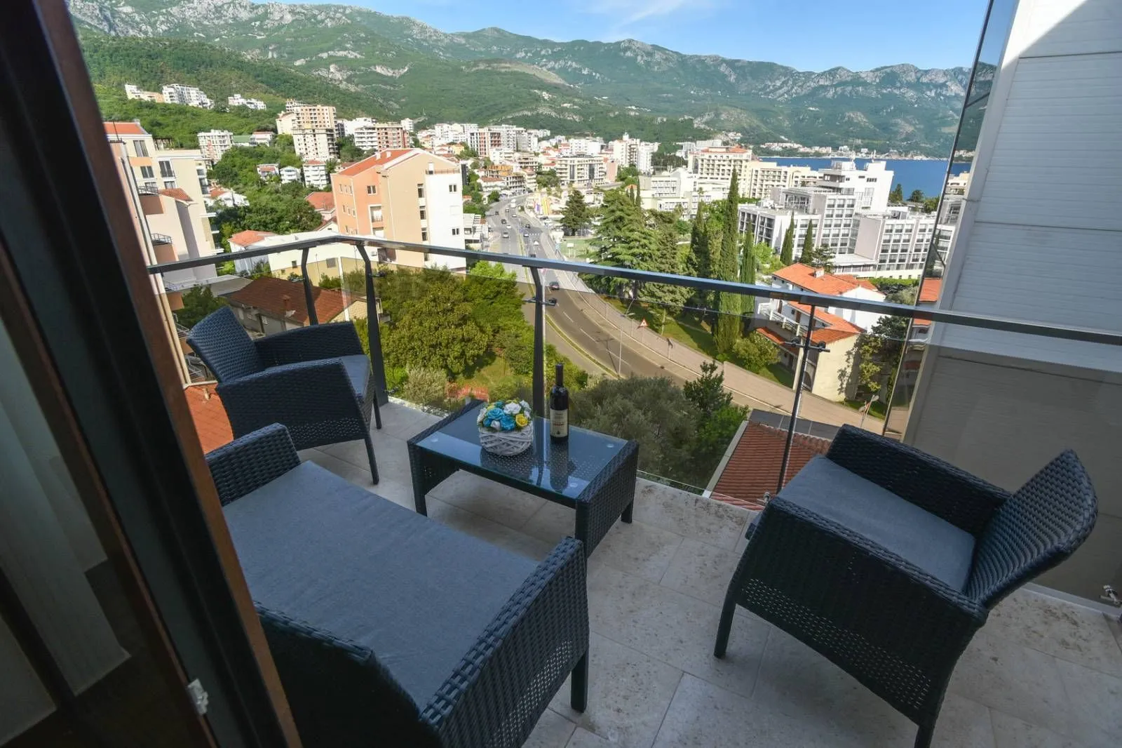 Sale, one bedroom apartment, 53m², Bečići, Budva