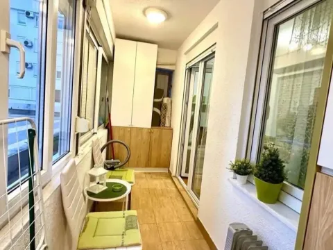 Rent, studio apartment, 29m², Blok 9, Podgorica - image 5
