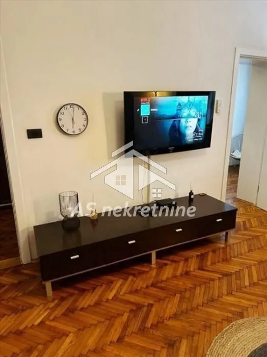 Izdavanje, stan, 40m², Kosančićev Venac, Beograd