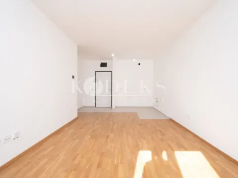 Rent, office space, 46m², Stari Aerodrom, Podgorica - image 2