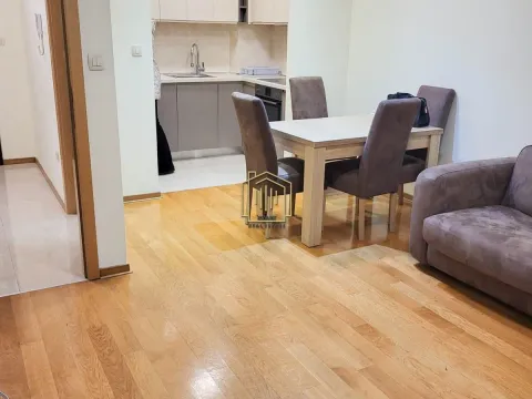 Izdavanje, trosoban stan, 95m², Momišići, Podgorica - image 2