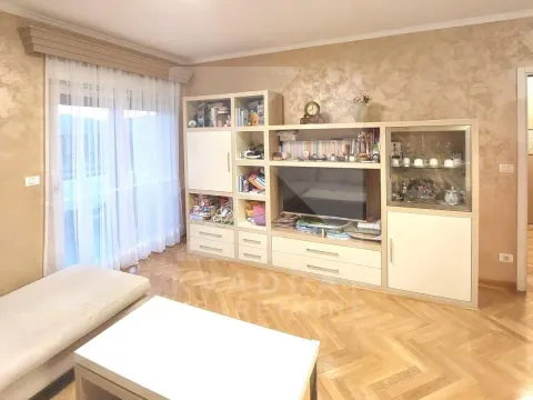 Rent, two bedroom apartment, 88m², City Kvart, Podgorica - image 5