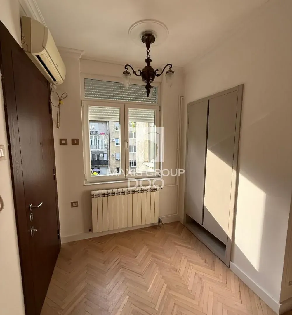 Izdavanje, četvorosoban stan, 85m², Vračar Centar, Vračar Sve Podlokacije