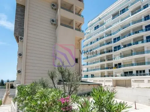 Sale, two bedroom apartment, 55m², Bečići, Budva - image 6