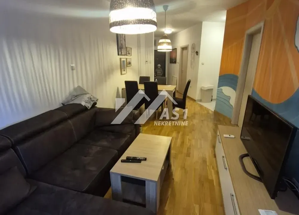 Izdavanje, dvosoban stan, 45m², Rotkvarija, Novi Sad Sve Podlokacije