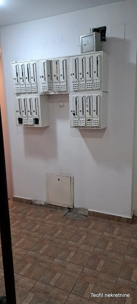 Prodaja, trosoban stan, 60m², Novi Sad, Srbija