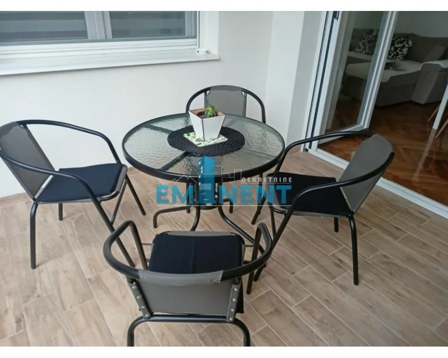 Izdavanje, dvosoban stan, 42m², Vračar Sve Podlokacije, Beograd