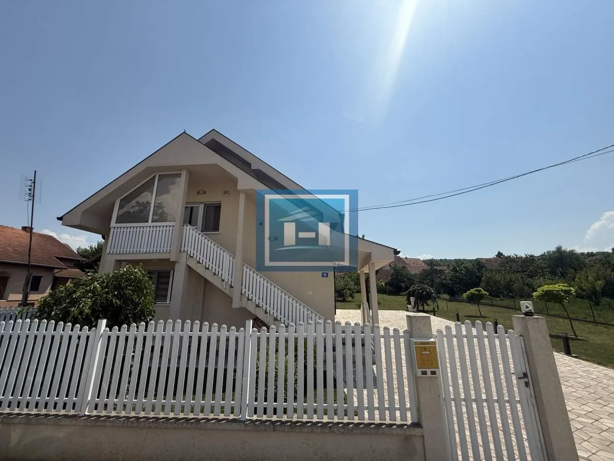 Prodaja, kuća, 200m², Majur, Jagodina