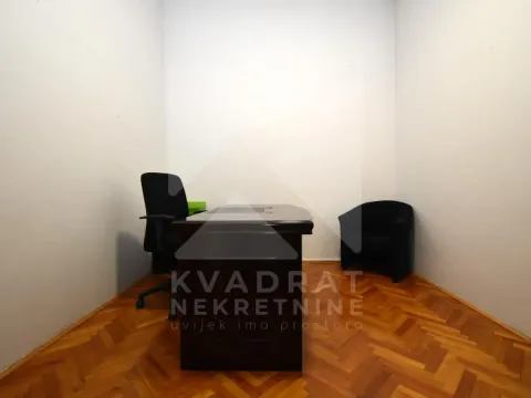 Izdavanje, poslovni prostor, 300m², Gorica C, Podgorica - image 28