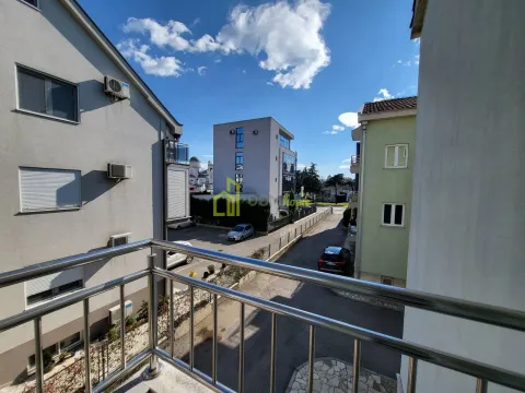 Izdavanje, dvosoban stan, 85m², Preko Morače, Podgorica - image 13