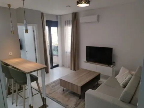Rent, one bedroom apartment, 40m², Centar, Bar