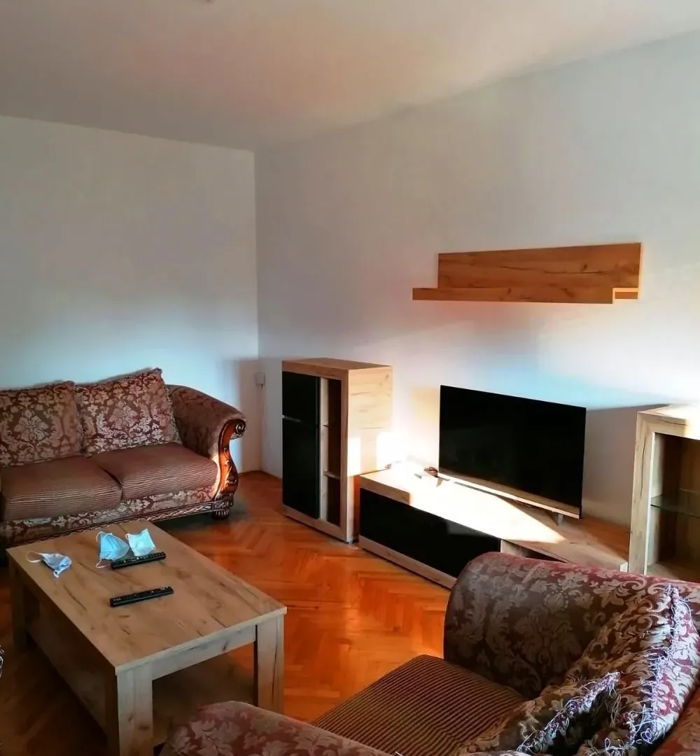 Izdavanje, dvosoban stan, 70m², Medijana, Niš