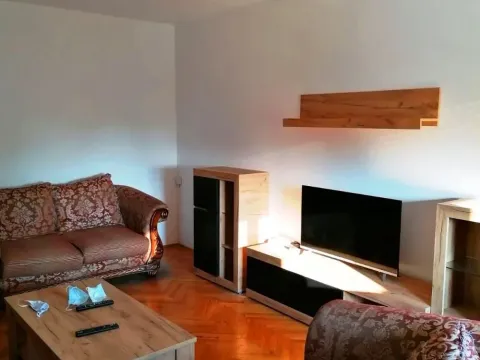 Izdavanje, dvosoban stan, 70m2, Medijana, Niš Izdavanje, dvosoban stan, 70m2, Medijana, Niš