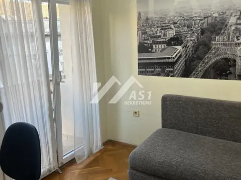 Izdavanje, dvosoban stan, 50m², Centar, Novi Sad - image 12