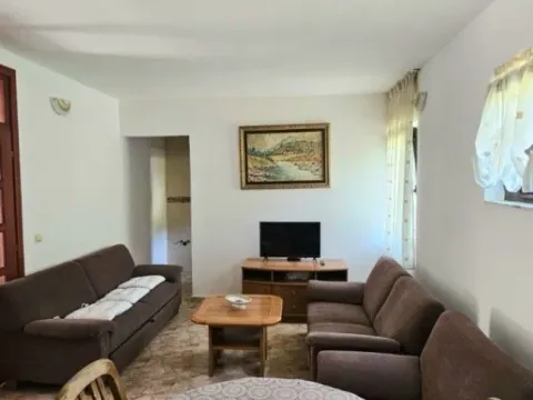 Izdavanje, kuća, 50m², Budva, Crna Gora - image 4