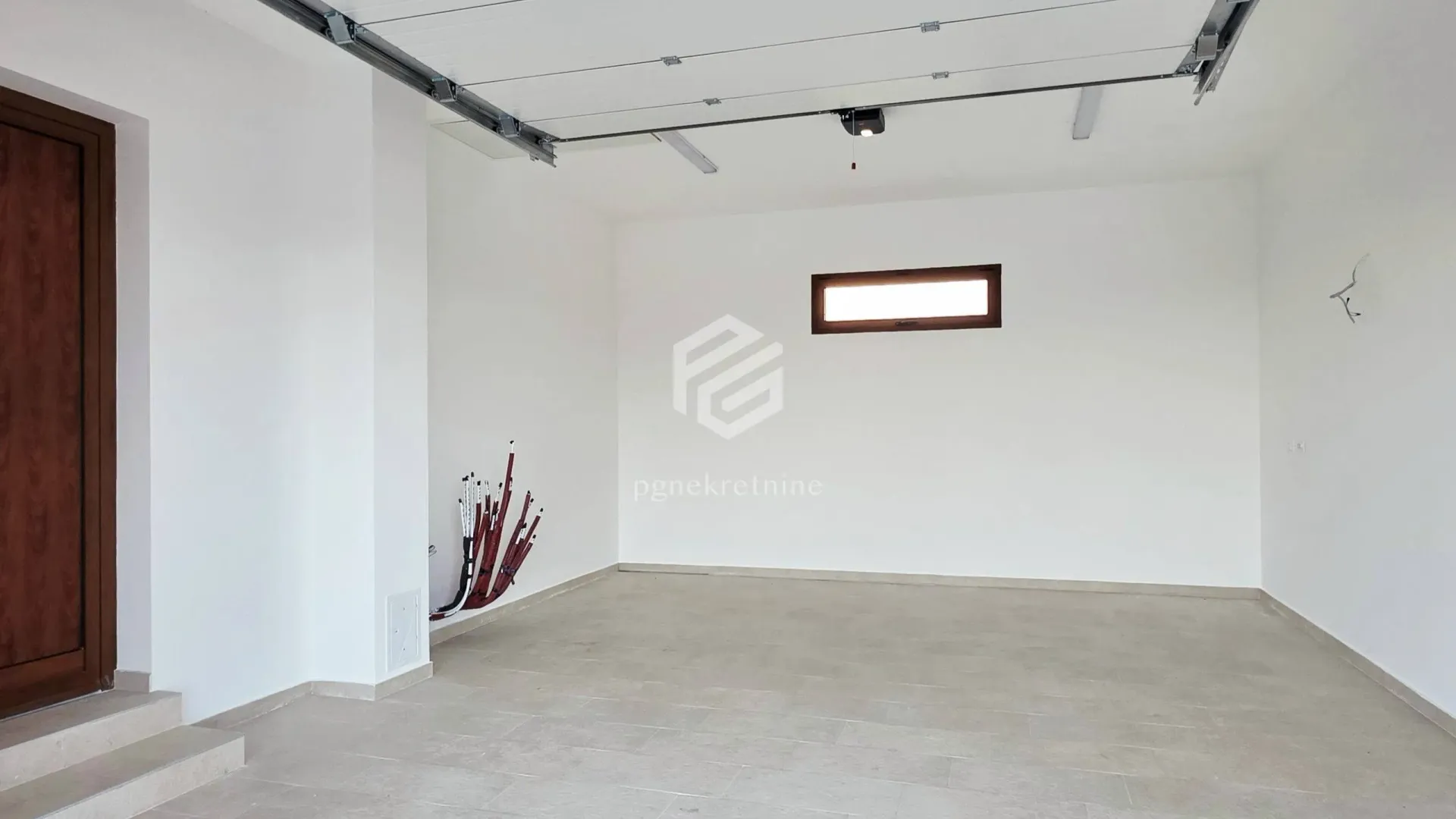 Izdavanje, kuća, 190m², Golubac, Srbija