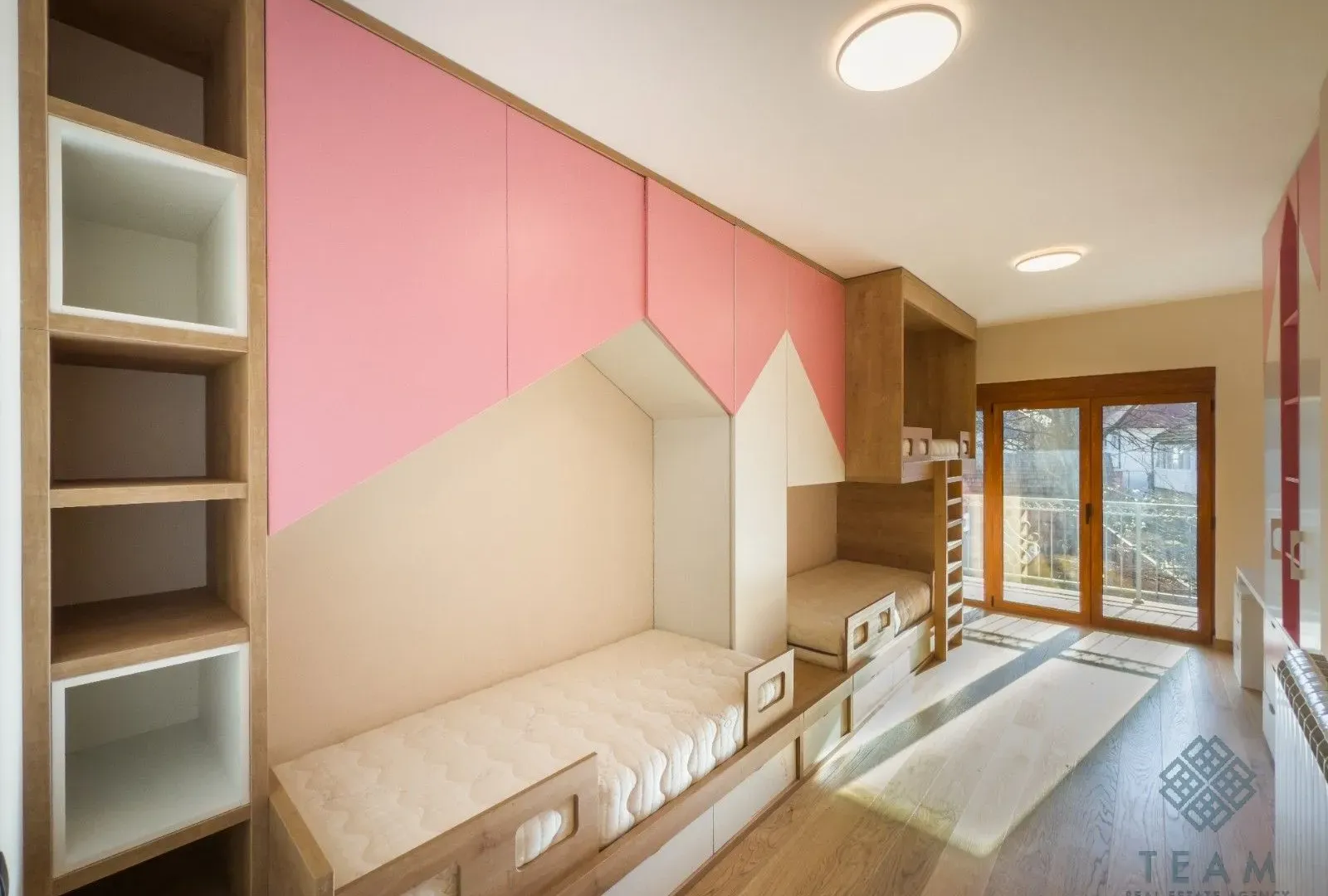 Prodaja, kuća, 330m², Centar, Kolašin