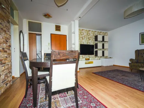 Rent, two bedroom apartment, 64m², Stari Aerodrom, Podgorica - image 18