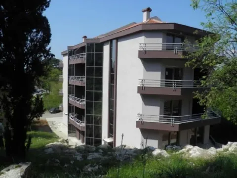 Prodaja, trosoban stan, 136m², Centar, Podgorica