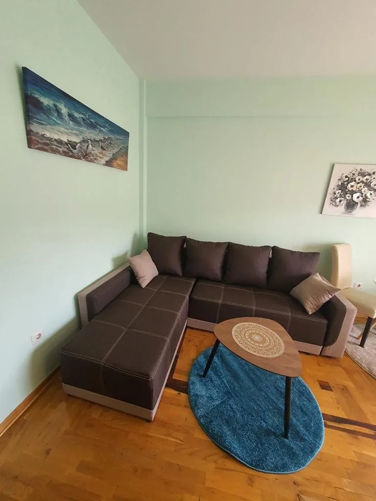 Izdavanje, jednosoban stan, 37m², Blok 6, Podgorica