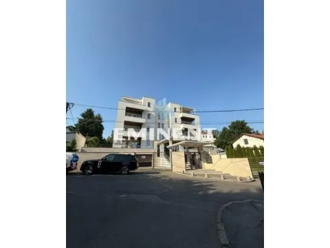 Rent, four bedroom apartment, 157m², Savski Venac, Beograd - image 15