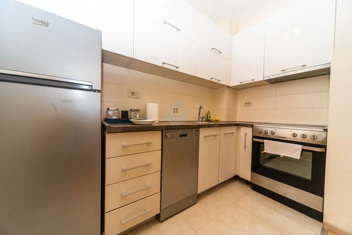 Izdavanje, jednosoban stan, 49m², City Kvart, Podgorica