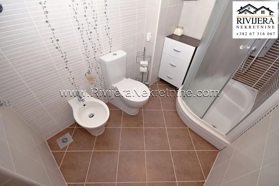 Prodaja, trosoban stan, 102m², Bijela, Herceg Novi