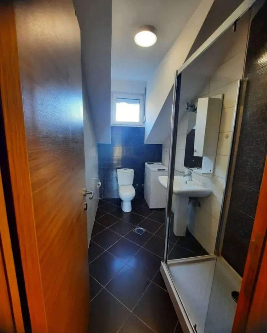 Prodaja, dvosoban stan, 62m², Cetinje, Crna Gora