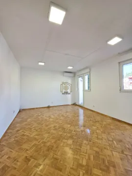 Rent, office space, 82m², Momišići, Podgorica - image 4
