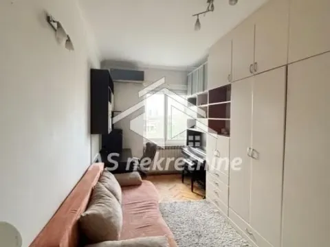 Izdavanje, četvorosoban stan, 86m², Savski Venac, Beograd - image 9