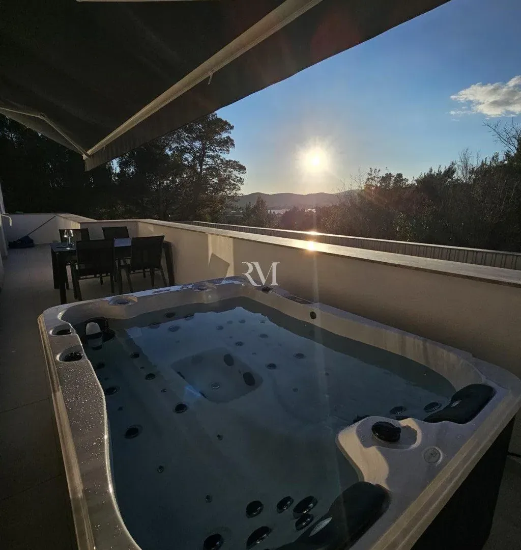 Prodaja, dvosoban stan, 63m², Tivat, Crna Gora