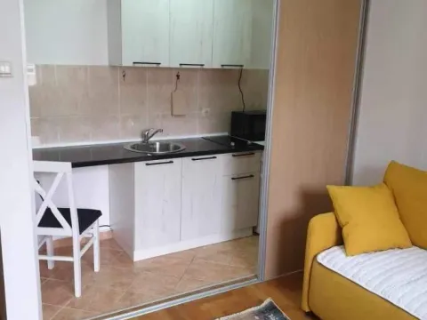 Izdavanje, garsonjera, 25m², Sajmište, Novi Sad - image 4