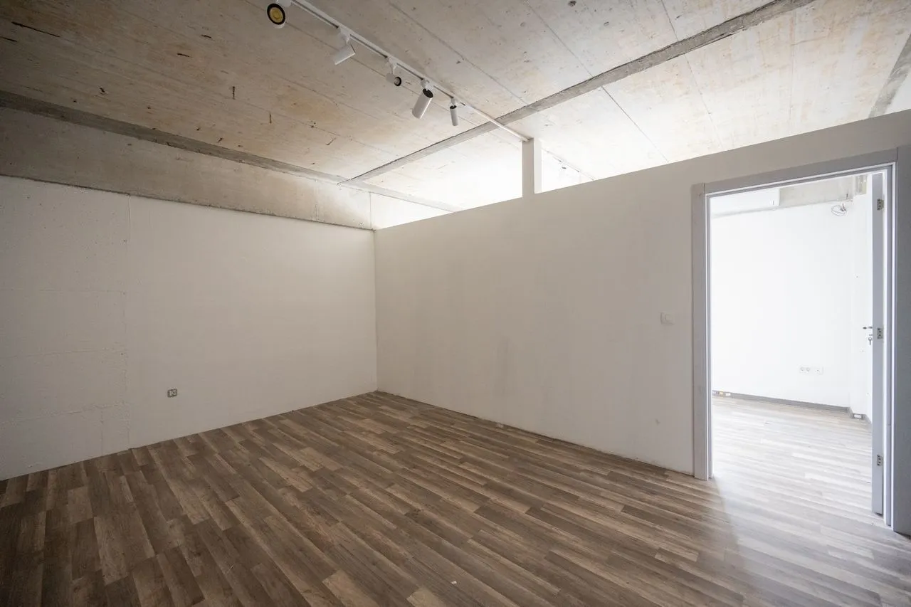 Rent, office space, 371m², Stari Aerodrom, Podgorica