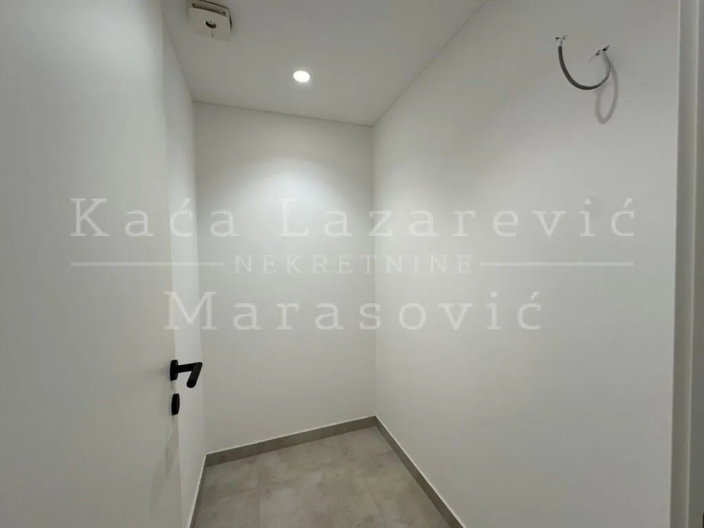 Prodaja, stan, 174m², Lekino Brdo, Voždovac Sve Podlokacije