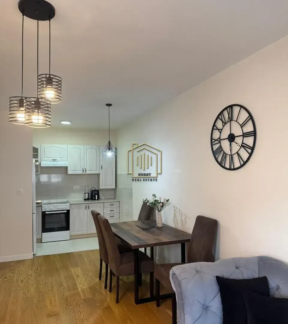 Izdavanje, jednosoban stan, 50m², Central Point, Podgorica
