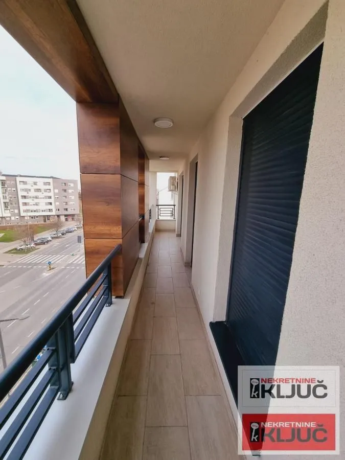 Prodaja, trosoban stan, 63m², Bulevar patrijarha Pavla, Novi Sad Sve Podlokacije